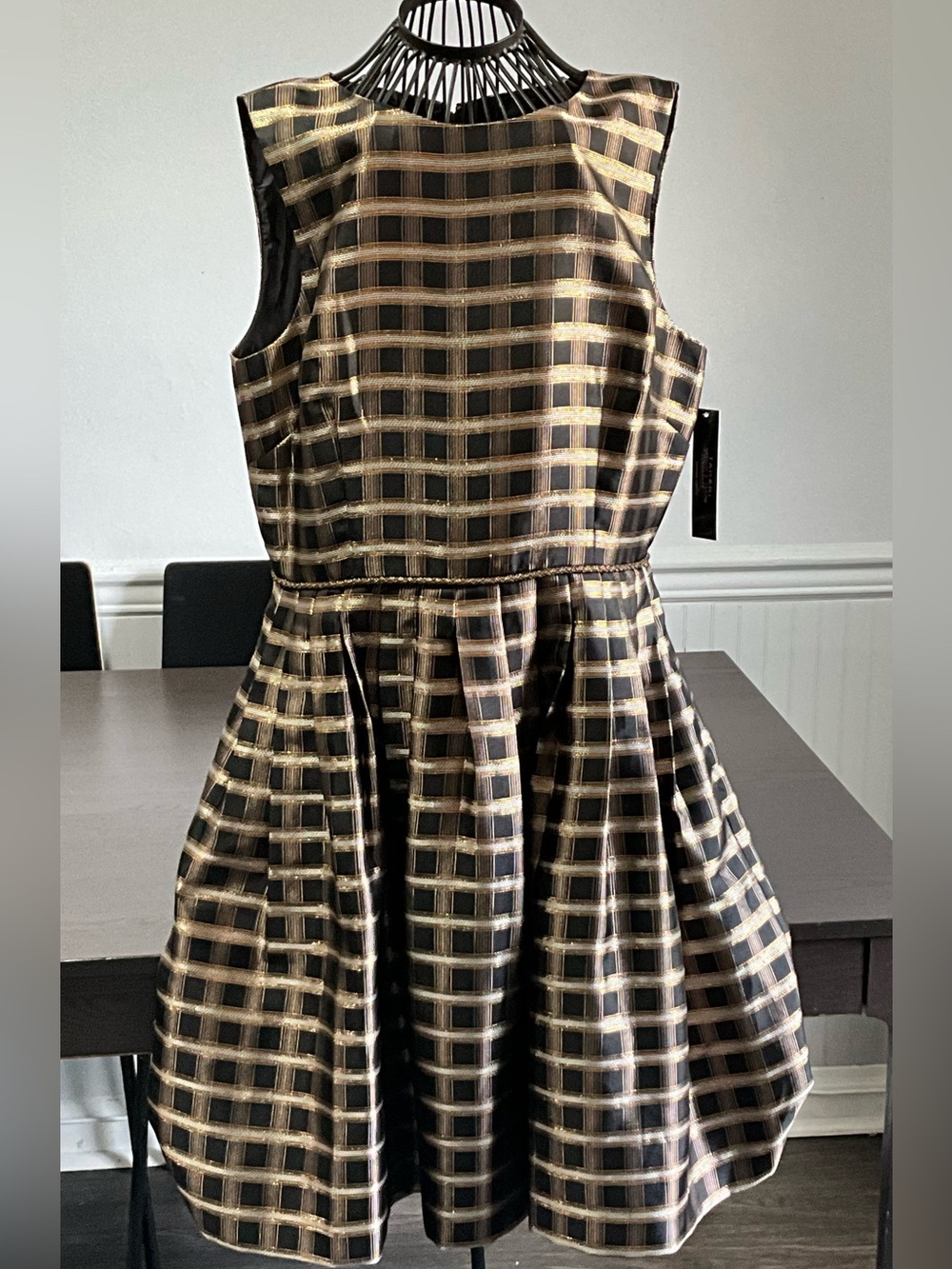 New-Jacquard Fit & Flare DressTahari size USA 12/EUR 42/UK 16 does not stretch